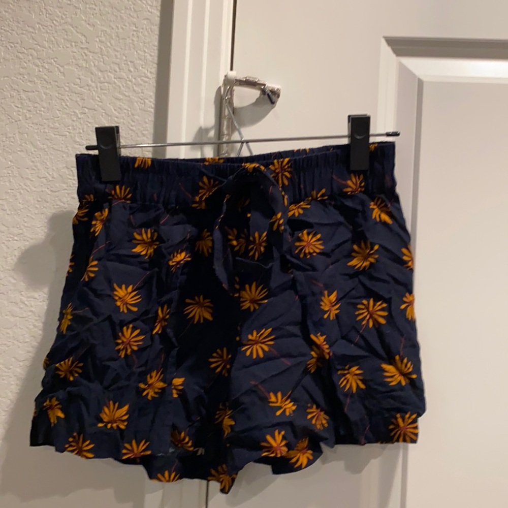 Madewell blue floral slit shorts, size xxs